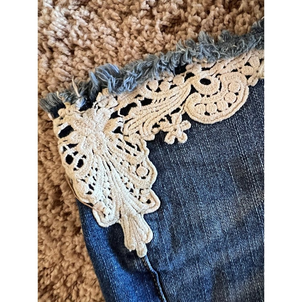 High Waisted Short by Aeropostale. Features distressed details and lace appliqué - Picture 3 of 12